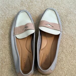 Born Women's Cream and Tan Flats. Brand new without tags.  Not worn.